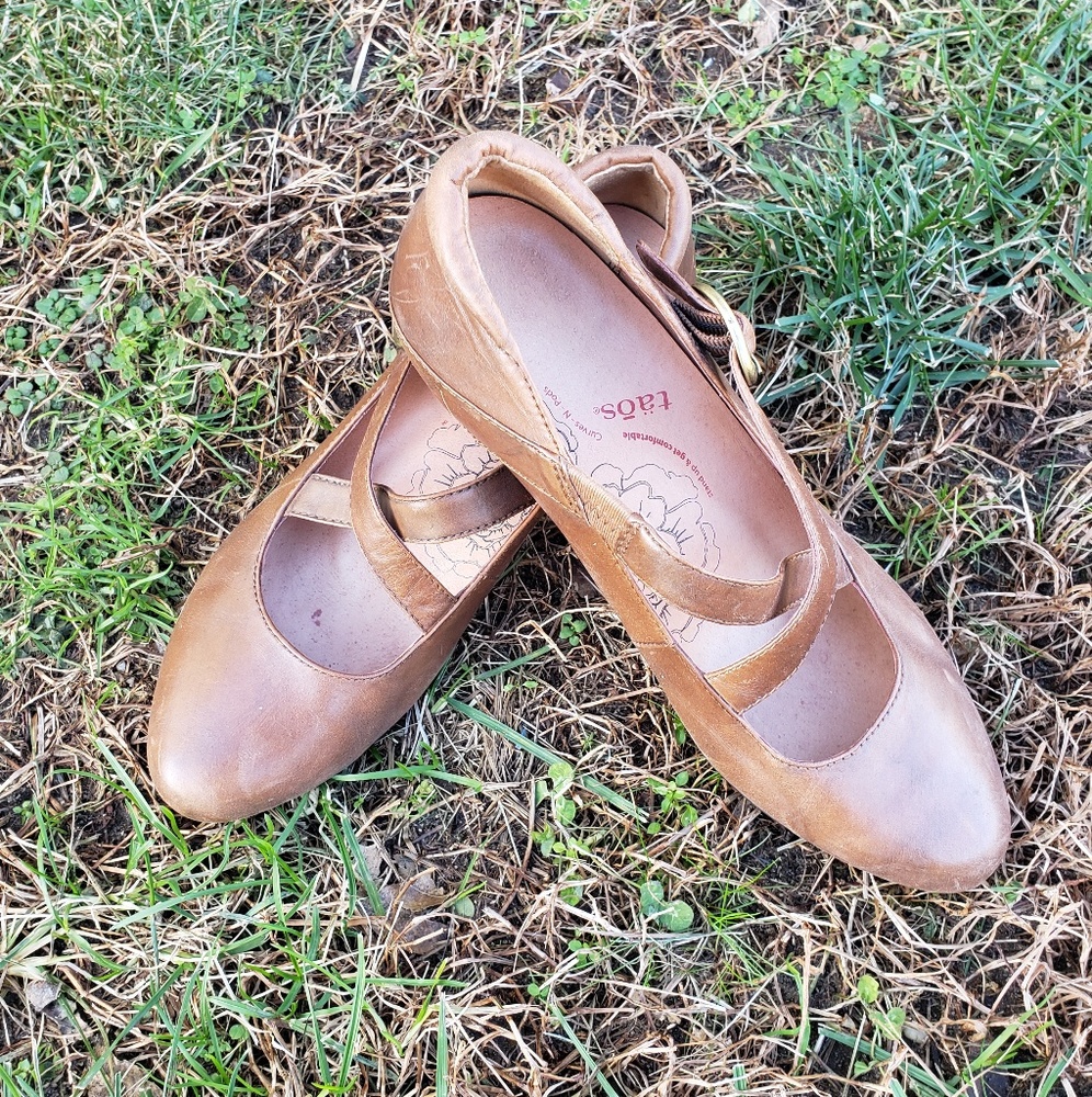 COPY - Brown Leather Expression Heels